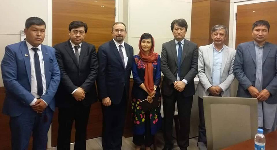 سران جنبش روشنایی با جان بس، سفیر امریکا در کابل