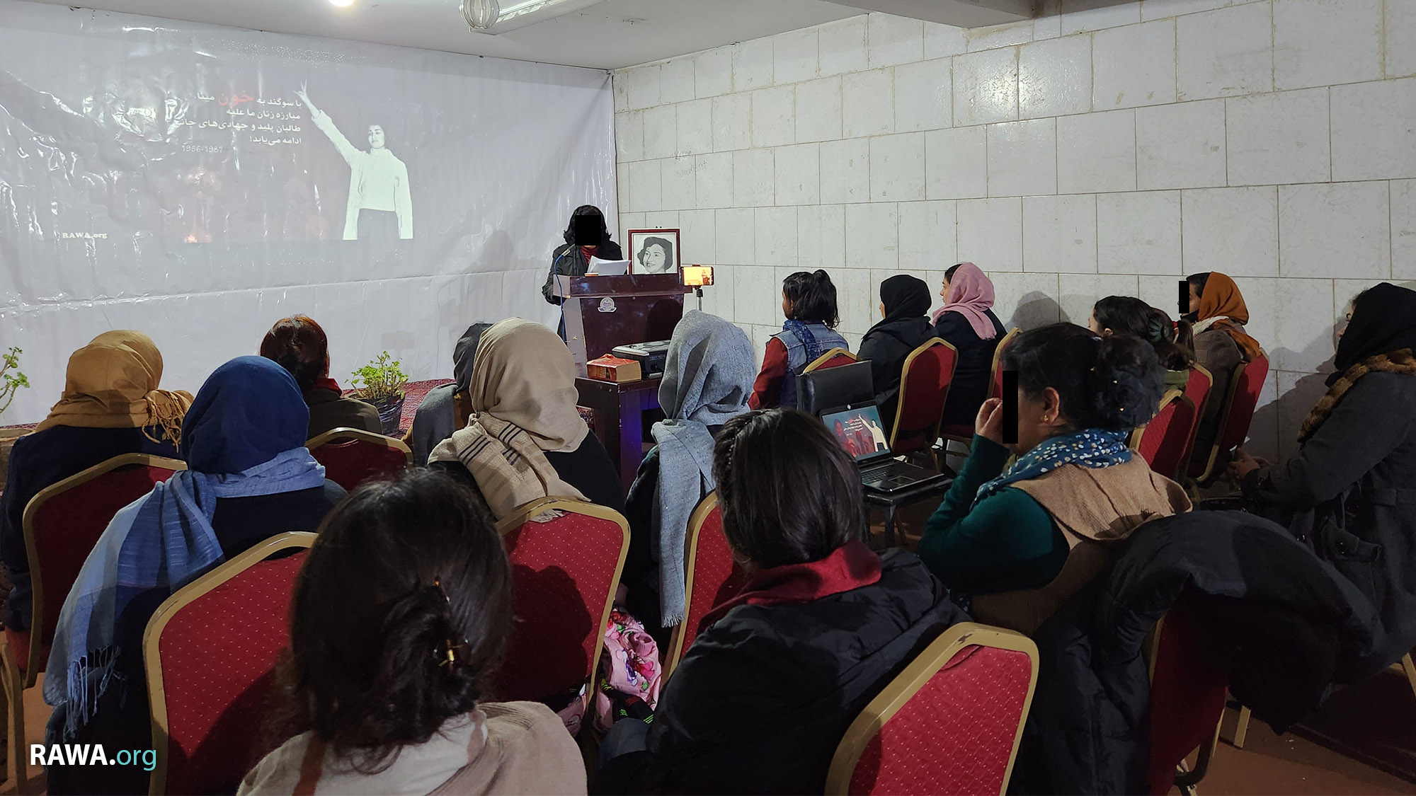 جمعیت انقلابی زنان افغانستان از سیوششمین سالروز جانباختن مینا در کابل یادبود نمود
